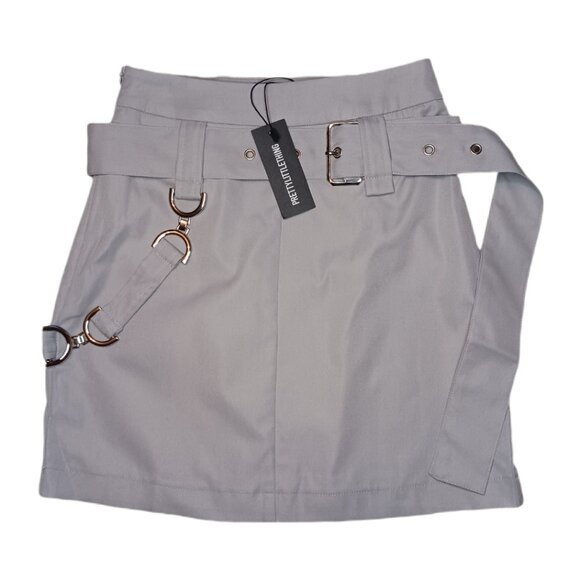 Dresses & Skirts - Pretty Little Thing Womens Size 0 Mini Skirt Light Gray Woven Utility Buckle